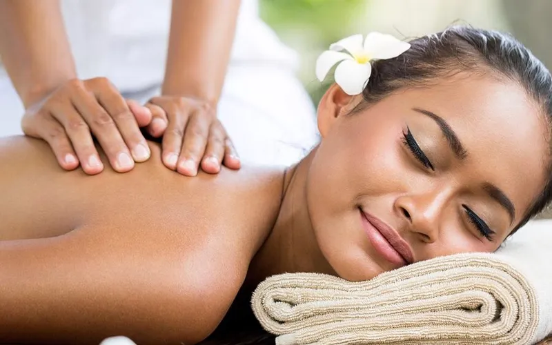 Thai Traditional Massage & Thai Oil Massage- NUAD THAI & NUAD NAM MUN + Spa